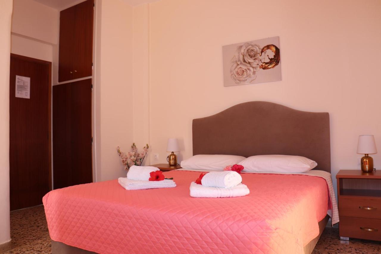 Akrogiali Beach Rooms อมารินโธส ภายนอก รูปภาพ