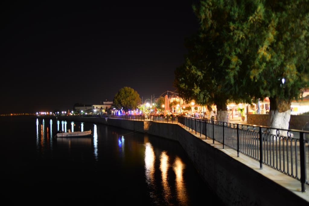 Akrogiali Beach Rooms อมารินโธส ภายนอก รูปภาพ