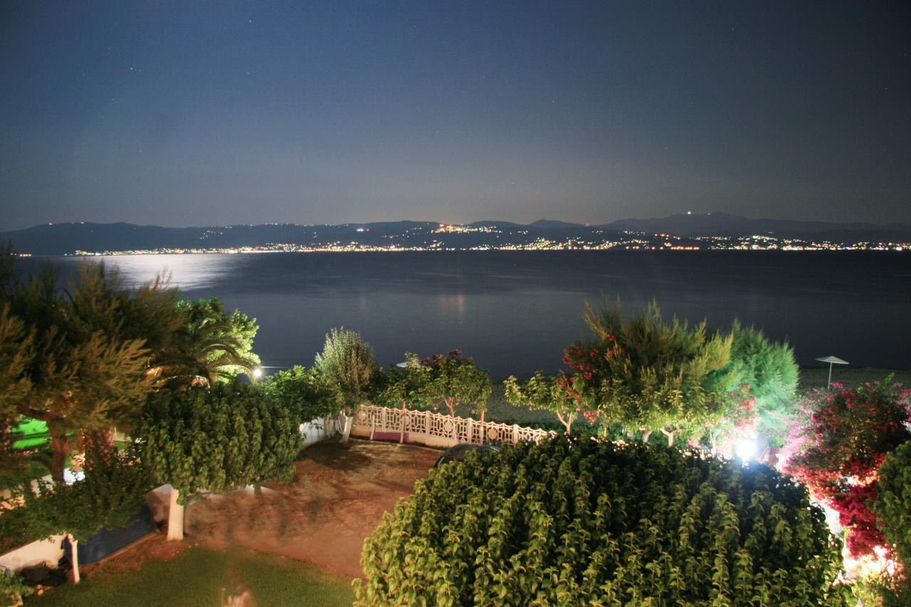 Akrogiali Beach Rooms อมารินโธส ภายนอก รูปภาพ