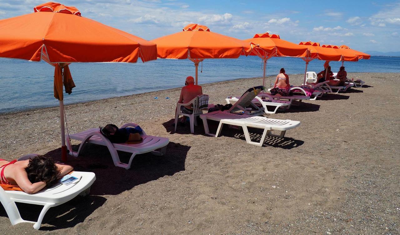 Akrogiali Beach Rooms อมารินโธส ภายนอก รูปภาพ